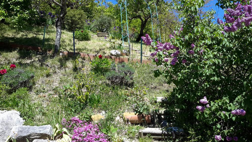 La Grange D'Agnes Bed & Breakfast Montmaur-en-Diois ภายนอก รูปภาพ