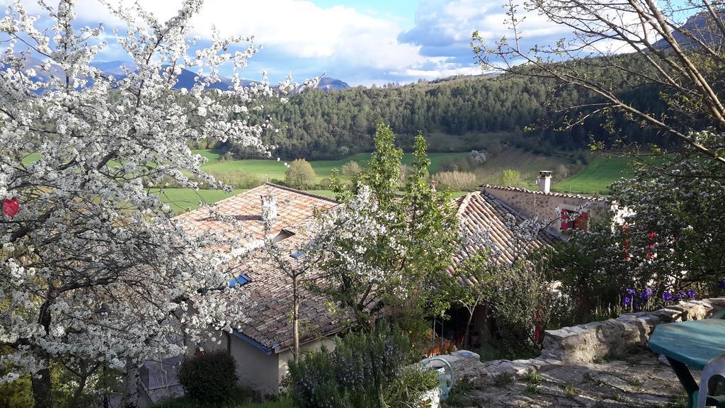 La Grange D'Agnes Bed & Breakfast Montmaur-en-Diois ภายนอก รูปภาพ
